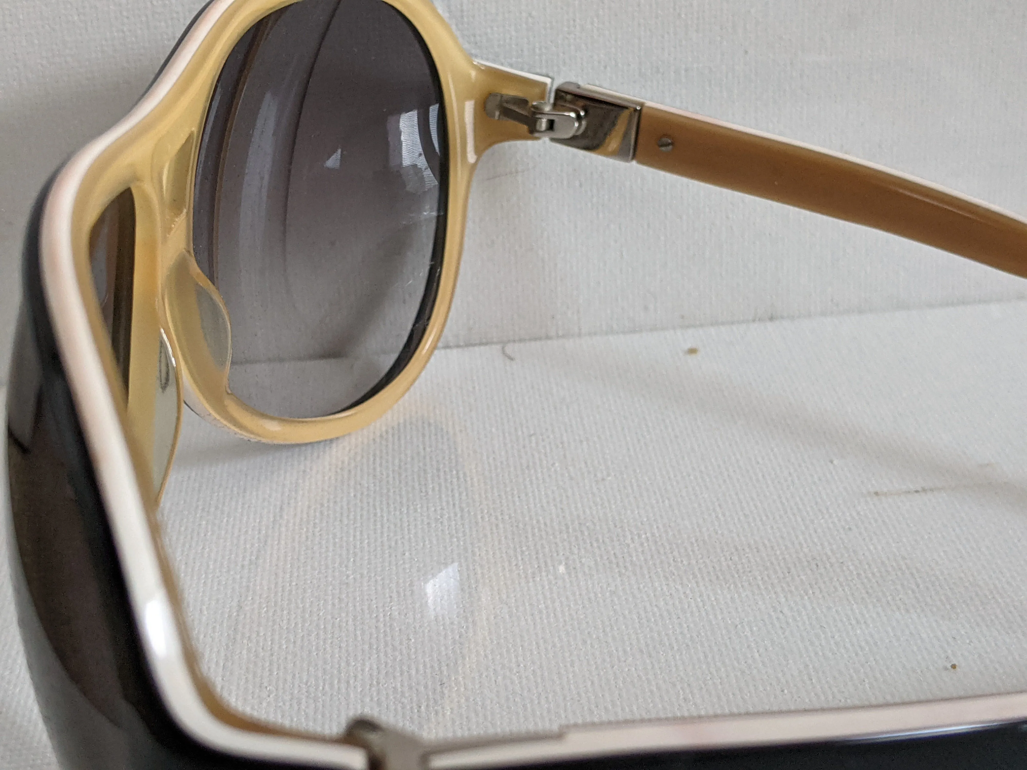 00's Oversized Black Rim Unisex Sunglasses by Marc Jacobs