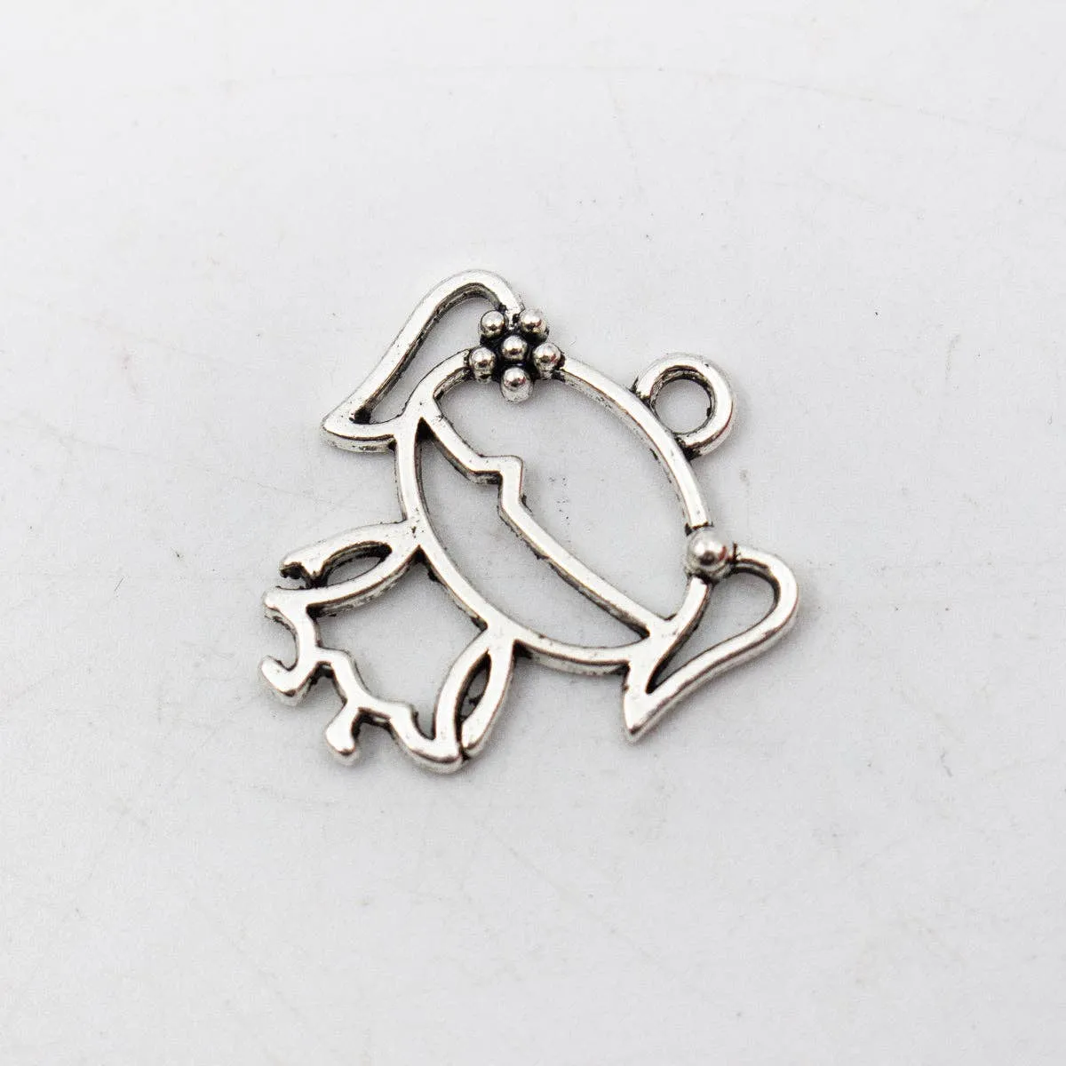 20 pcs Jewelry pendant Small cute girl pendants antique silver girl menina daughter zamak jewelry finding D-3-368
