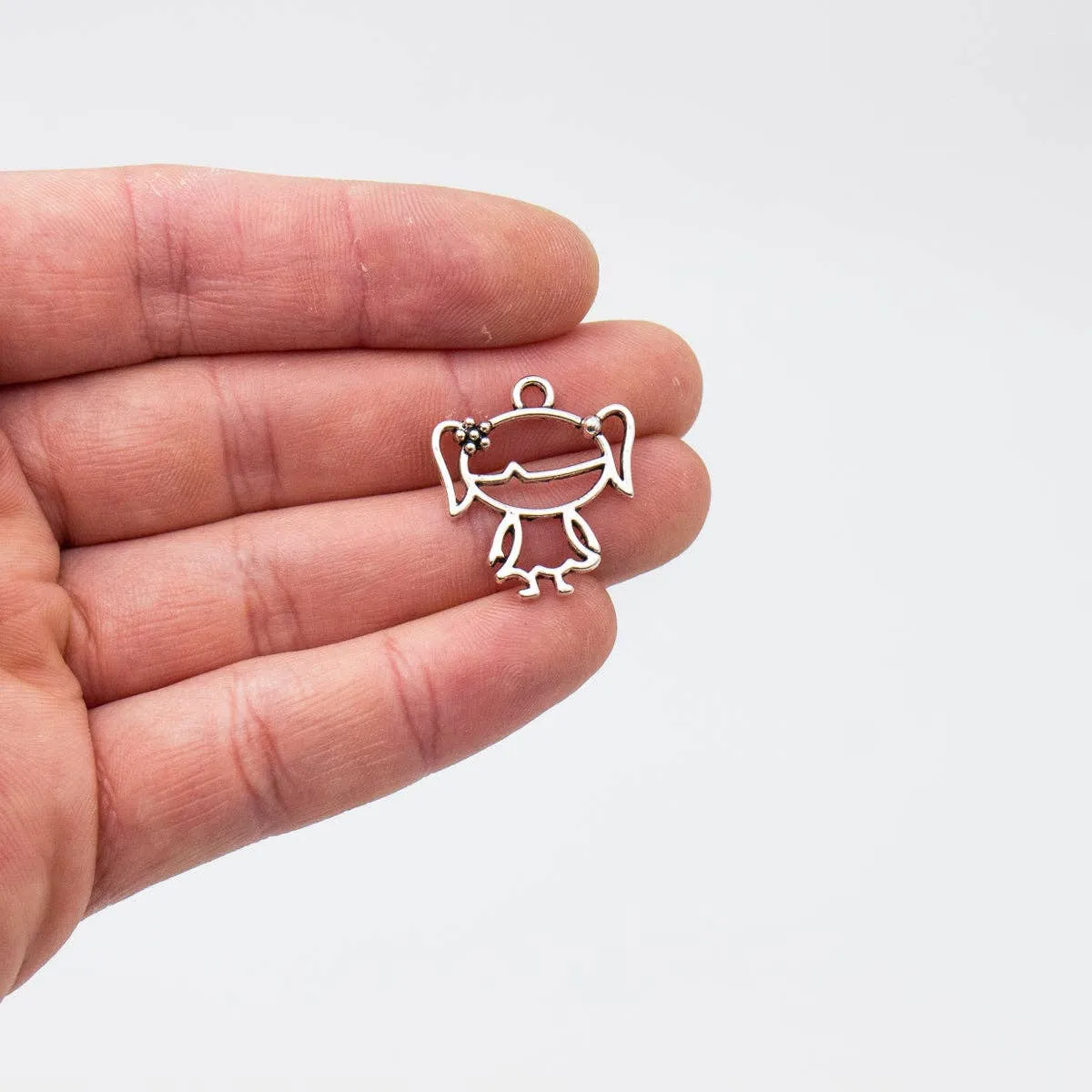 20 pcs Jewelry pendant Small cute girl pendants antique silver girl menina daughter zamak jewelry finding D-3-368