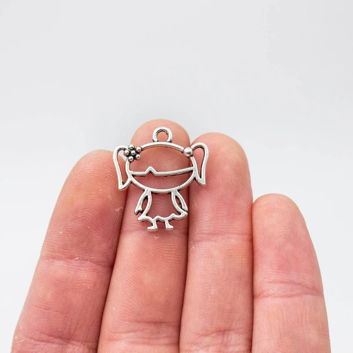 20 pcs Jewelry pendant Small cute girl pendants antique silver girl menina daughter zamak jewelry finding D-3-368