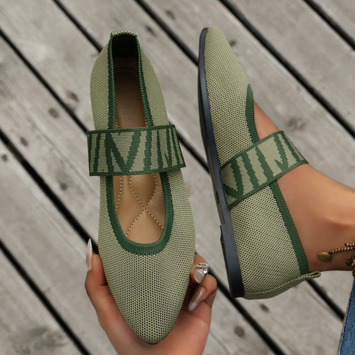 Buty na paskiej podeszwie Jolene (regularny krój)