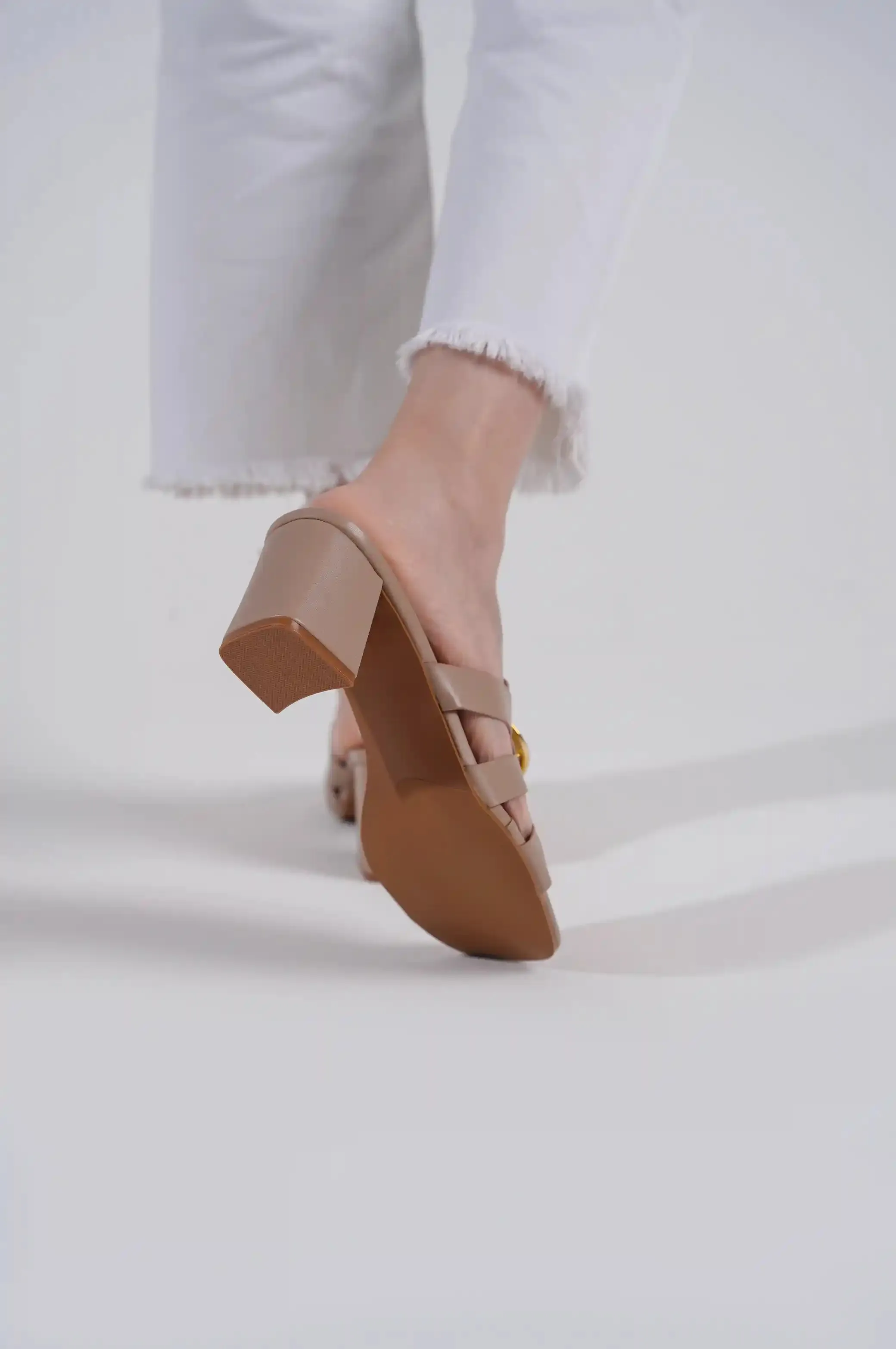 CHAIN BLOCK HEELS