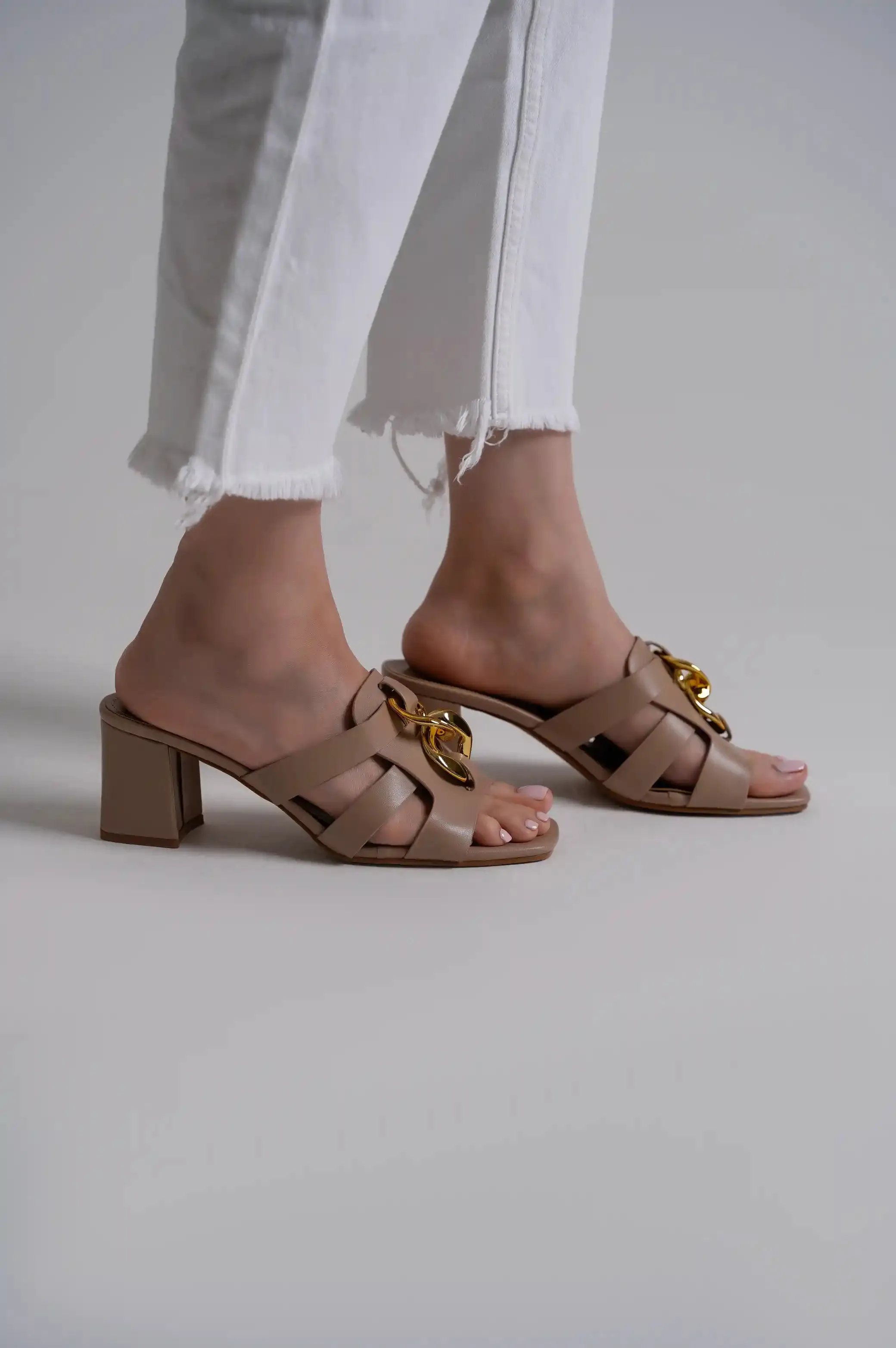 CHAIN BLOCK HEELS